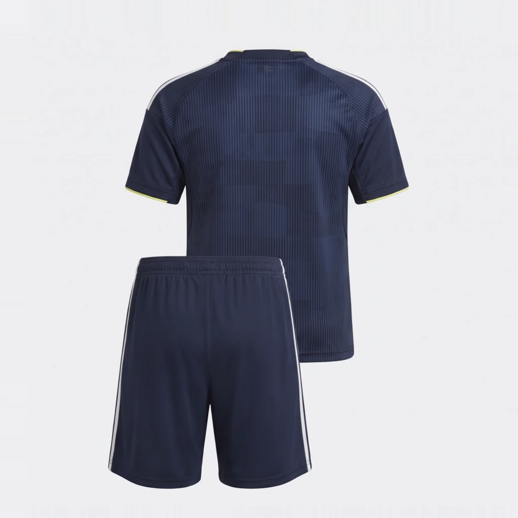 Conjunto Niño Real Madrid 2025/26 - espalda